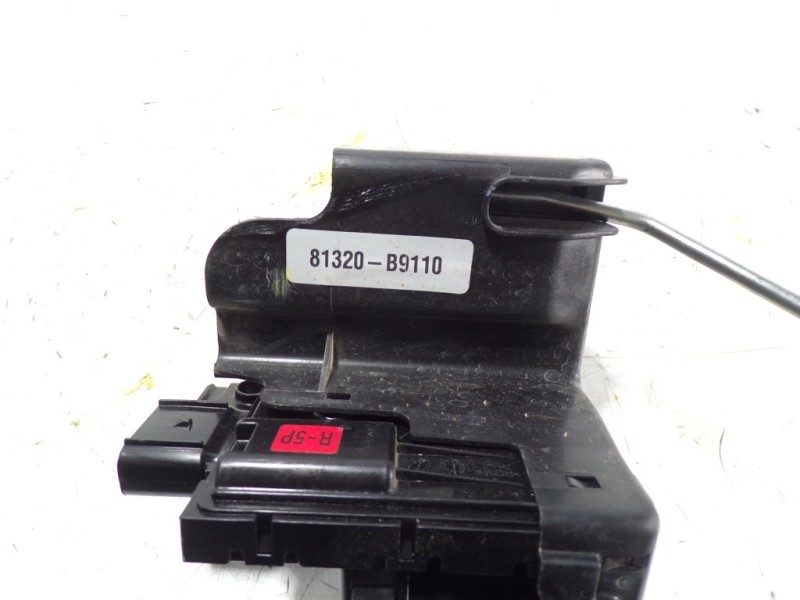 Recambio de cerradura puerta delantera derecha para hyundai i10 1.2 cat referencia OEM IAM 81320B9110 81320B9110 