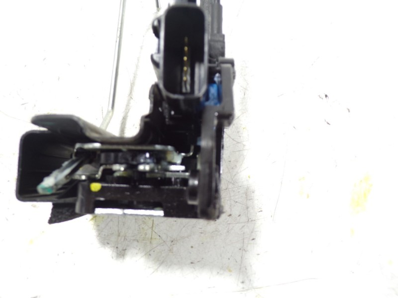 Recambio de cerradura puerta delantera derecha para hyundai i10 1.2 cat referencia OEM IAM 81320B9110 81320B9110 