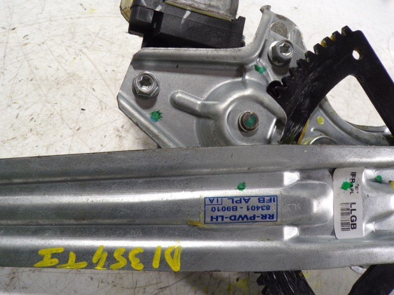 Recambio de elevalunas trasero izquierdo para hyundai i10 1.2 cat referencia OEM IAM 83403B9010 83450B4000 F00S1W2028