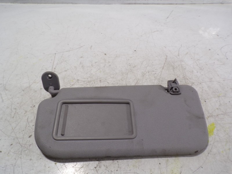 Recambio de parasol izquierdo para hyundai i10 1.2 cat referencia OEM IAM 85210B9100TXB  