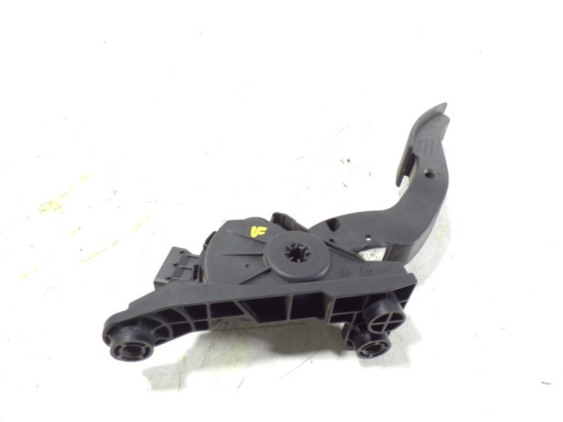 Recambio de potenciometro pedal para hyundai i10 1.2 cat referencia OEM IAM 32700B9010  