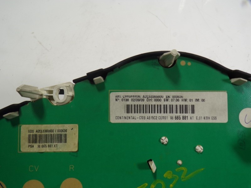 Recambio de cuadro instrumentos para citroën c3 1.4 16v referencia OEM IAM 6103GG 96665881XT A2C53365600