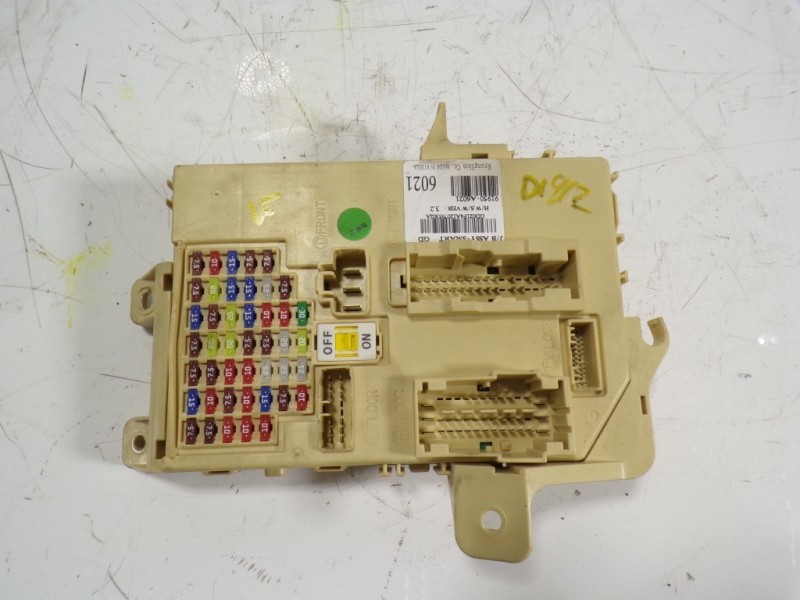 Recambio de caja reles / fusibles para hyundai i30 (gd) 1.4 cat referencia OEM IAM 91950A6021 91950A6021 