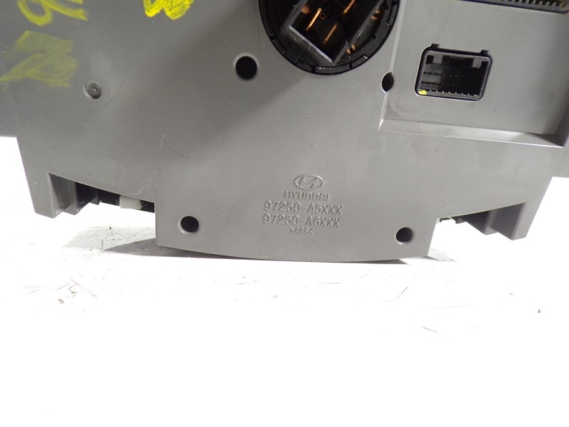 Recambio de mando climatizador para hyundai i30 (gd) 1.4 cat referencia OEM IAM 97250A6040GU 97250A5XXX 