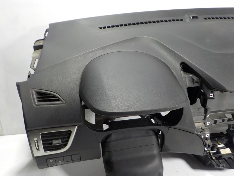 Recambio de salpicadero para hyundai i30 (gd) 1.4 cat referencia OEM IAM 84710A6000RY 84530A6000 34122138B