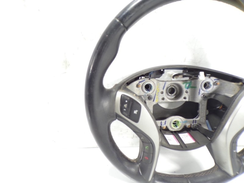 Recambio de volante para hyundai i30 (gd) 1.4 cat referencia OEM IAM 56110A6351RDR  