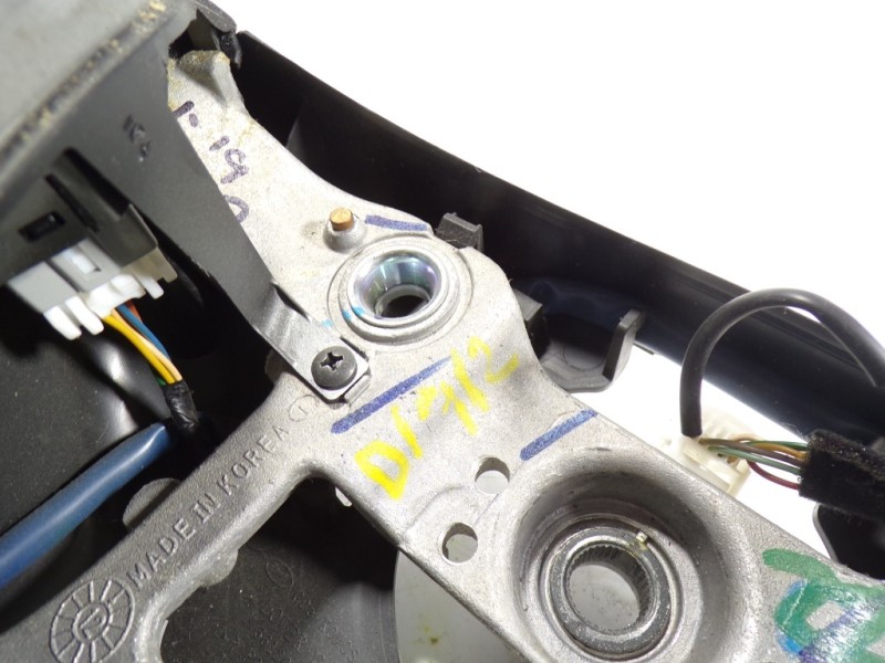 Recambio de volante para hyundai i30 (gd) 1.4 cat referencia OEM IAM 56110A6351RDR  