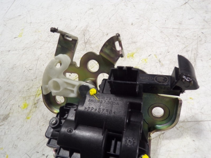 Recambio de cerradura maletero / porton para audi a3 sportback (8vf) s line edition referencia OEM IAM 8R0827505A 8R0827505A 