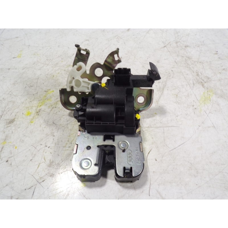 Recambio de cerradura maletero / porton para audi a3 sportback (8vf) s line edition referencia OEM IAM 8R0827505A 8R0827505A 