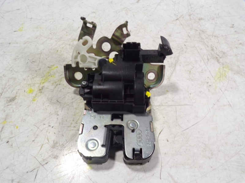 Recambio de cerradura maletero / porton para audi a3 sportback (8vf) s line edition referencia OEM IAM 8R0827505A 8R0827505A 