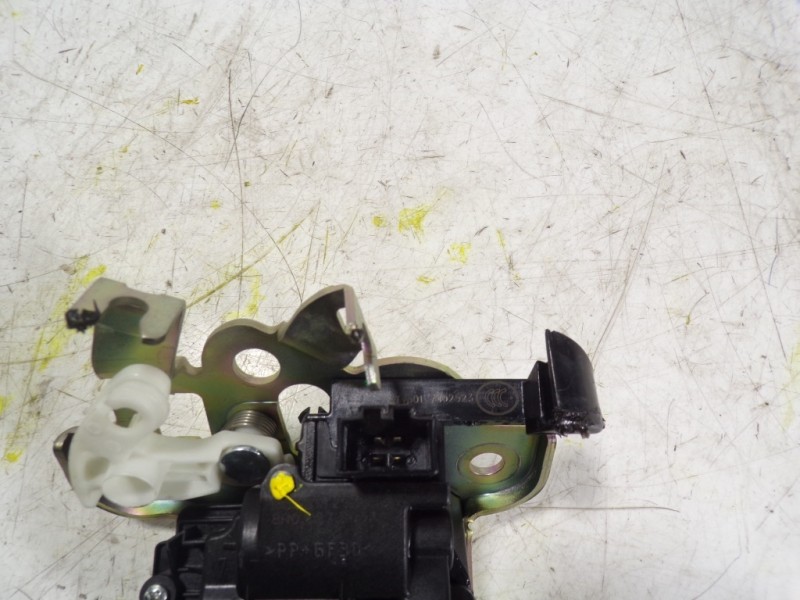 Recambio de cerradura maletero / porton para audi a3 sportback (8vf) s line edition referencia OEM IAM 8R0827505A 8R0827505A 