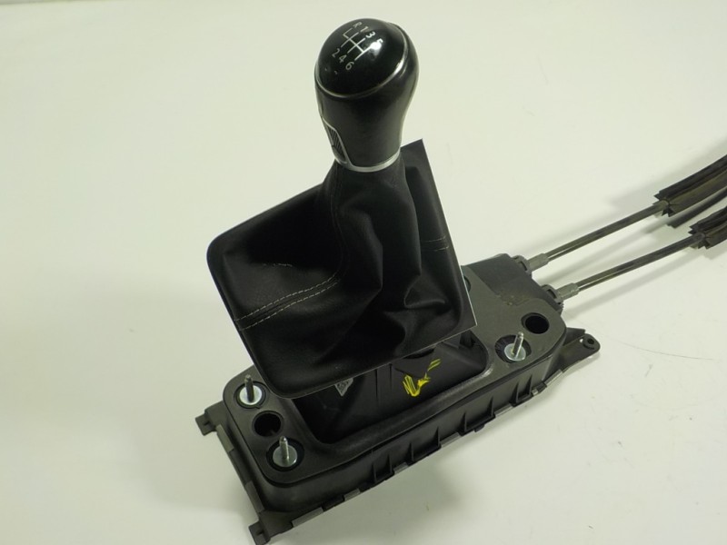 Recambio de palanca cambio para volkswagen golf vii variant 2.0 tdi referencia OEM IAM 5Q0711049AQ 5Q0711049AQ 