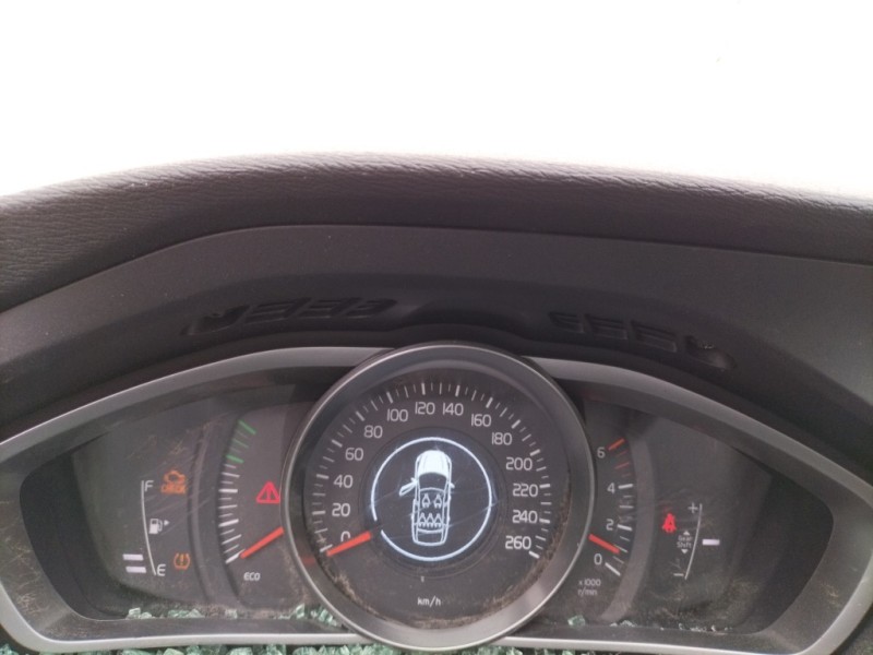 Recambio de cuadro instrumentos para volvo v40 cross country 2.0 diesel cat referencia OEM IAM 36010387 31665048 0433487