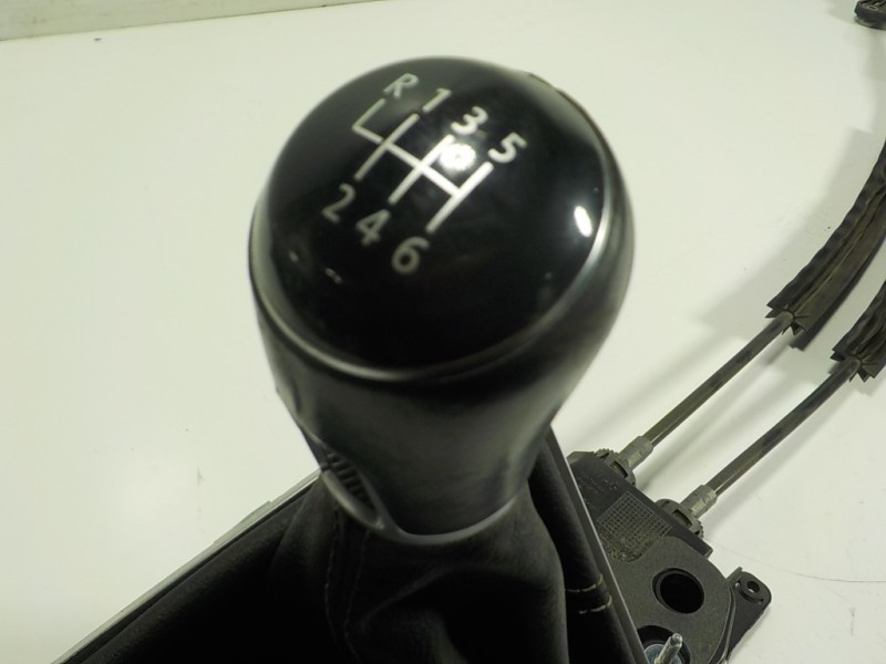Recambio de palanca cambio para volkswagen golf vii variant 2.0 tdi referencia OEM IAM 5Q0711049AQ 5Q0711049AQ 