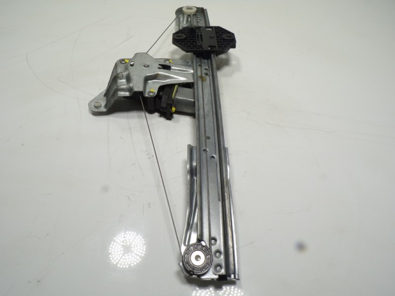 Recambio de elevalunas delantero derecho para dacia sandero 1.0 12v cat referencia OEM IAM 807209299R 807209299R M13616C00