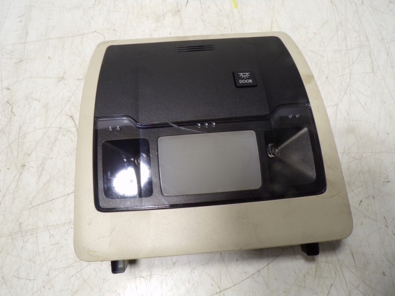 Recambio de piloto interior para lexus nx 300h 2wd referencia OEM IAM 8120878260A0  