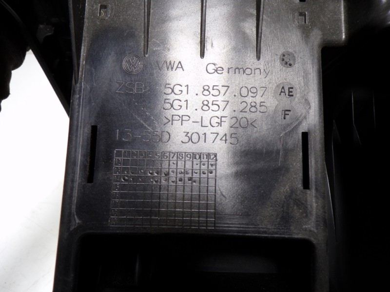 Recambio de guantera para volkswagen golf vii variant 1.6 tdi dpf referencia OEM IAM 5G1857114E82V 5G1857097 