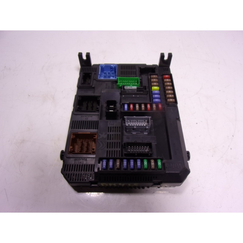 Recambio de caja reles / fusibles para peugeot 308 1.2 12v e-thp referencia OEM IAM 1610807880 9807054180 1669607480
