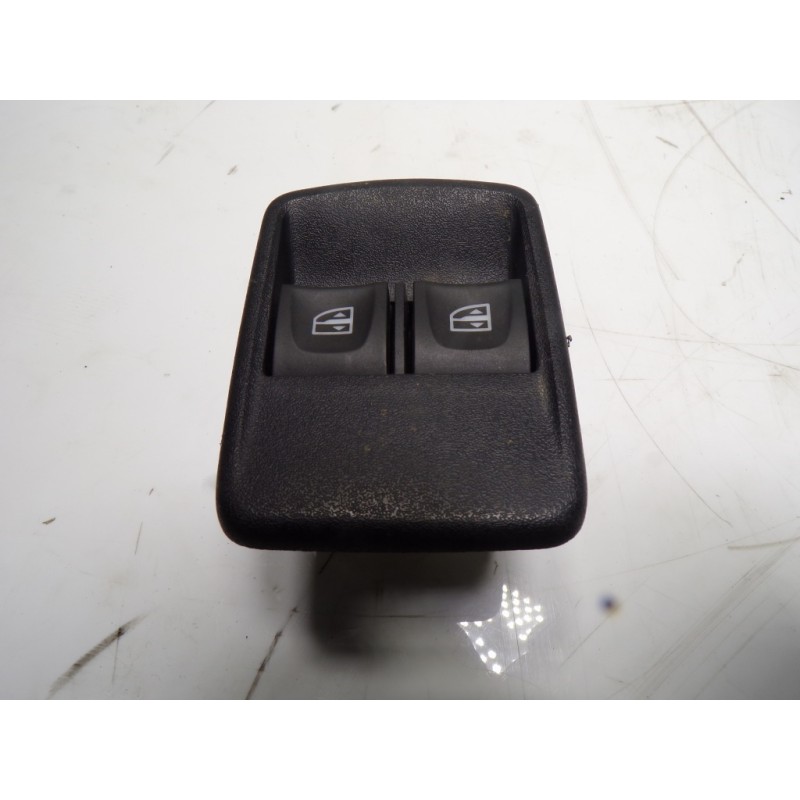 Recambio de mando elevalunas delantero izquierdo para dacia sandero 1.0 12v cat referencia OEM IAM 254117873R 10075827 