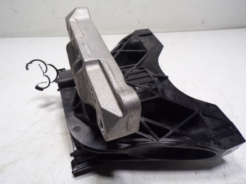 Recambio de soporte motor derecho para toyota proace city 1.5 dci referencia OEM IAM   