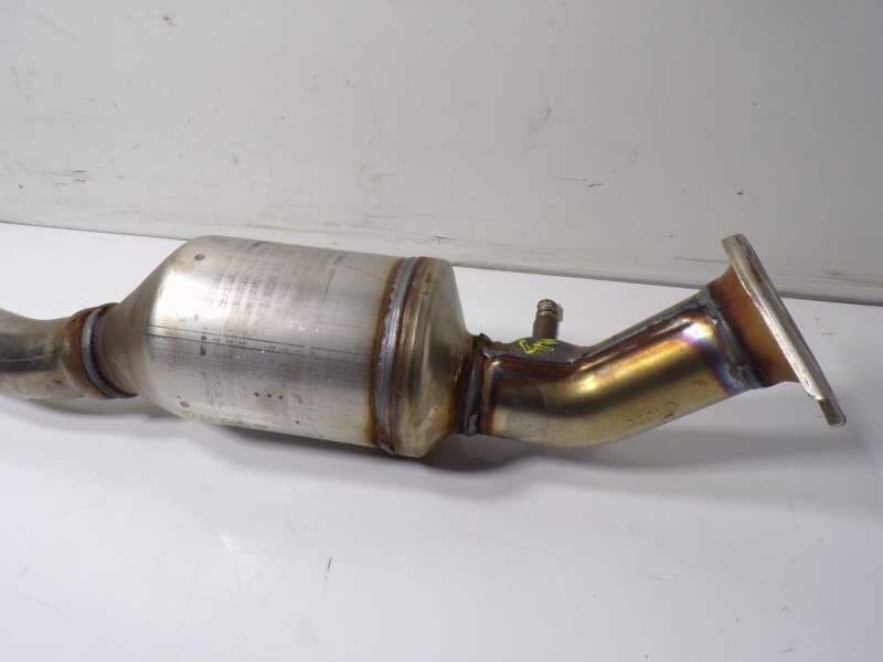 Recambio de catalizador para toyota corolla (e21) hybrid 90kw referencia OEM IAM 174100TJ20 30Y28 