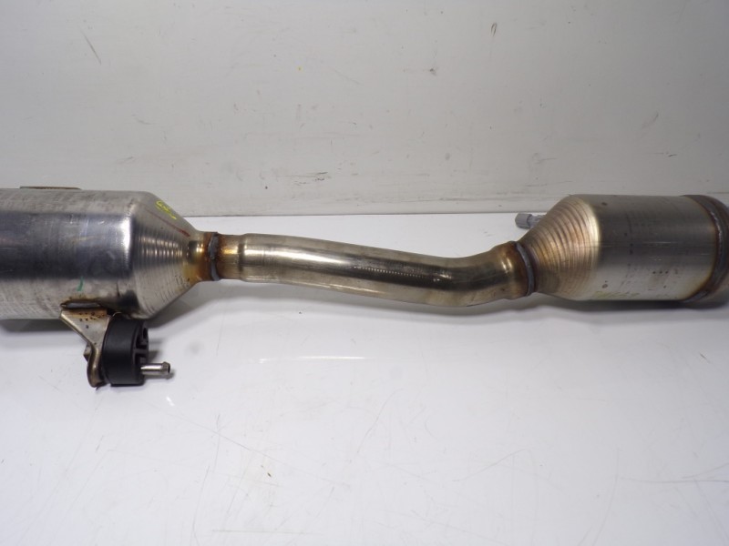 Recambio de catalizador para toyota corolla (e21) hybrid 90kw referencia OEM IAM 174100TJ20 30Y28 