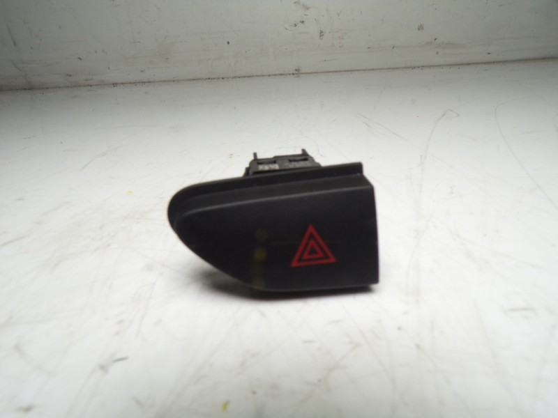 Recambio de warning para renault captur 1.3 tce referencia OEM IAM 252907372R 252907372R 