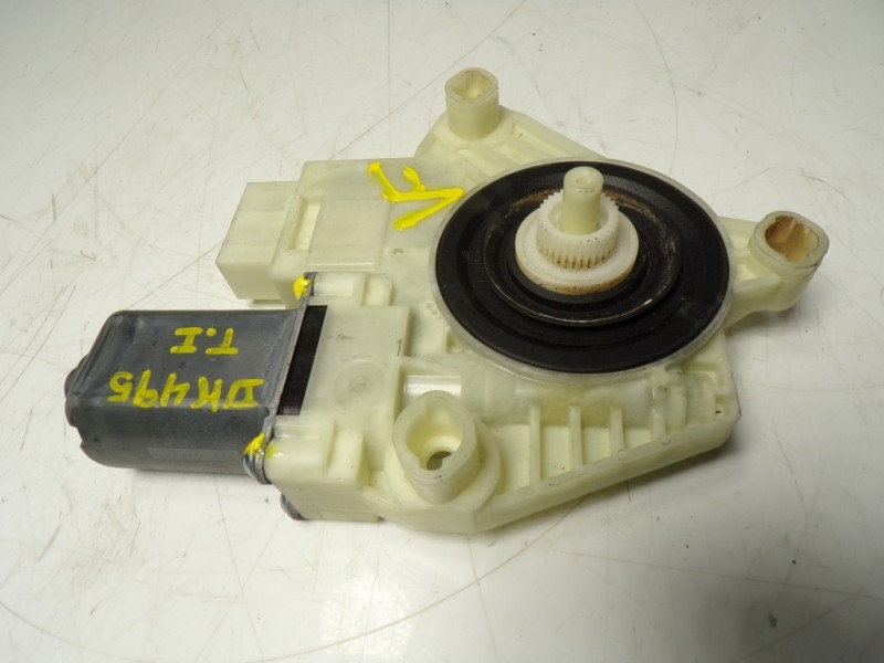 Recambio de motor elevalunas trasero izquierdo para volkswagen golf vii variant 1.6 tdi dpf referencia OEM IAM 5Q4959811F 5Q4959