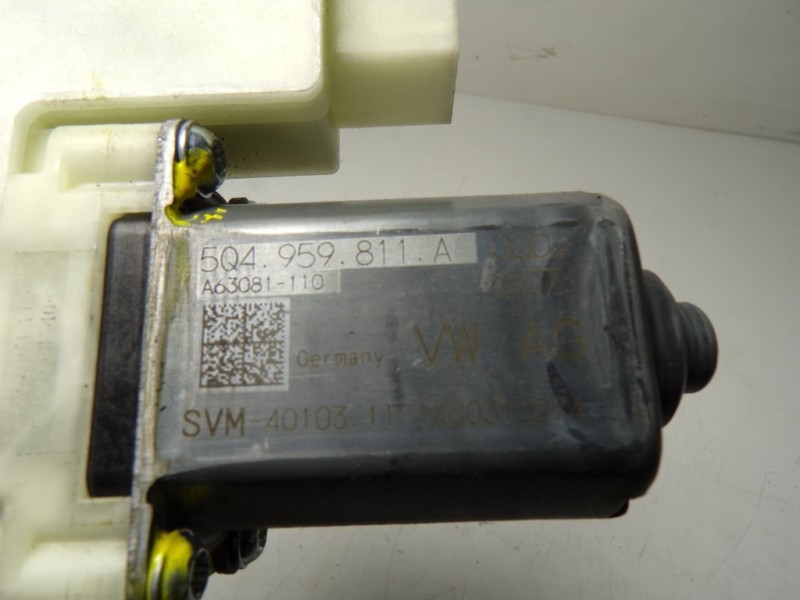 Recambio de motor elevalunas trasero izquierdo para volkswagen golf vii variant 1.6 tdi dpf referencia OEM IAM 5Q4959811F 5Q4959