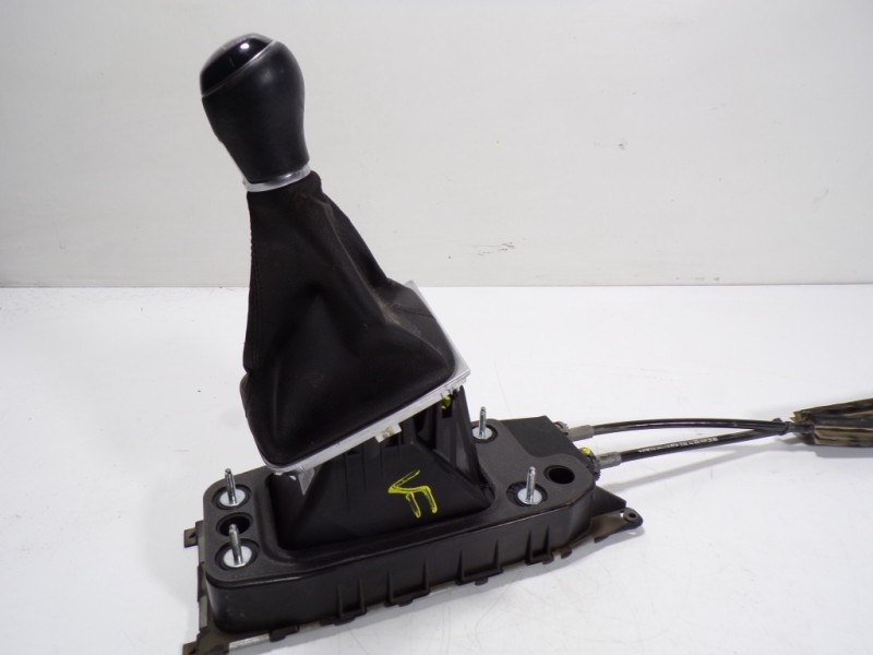 Recambio de palanca cambio para volkswagen golf vii variant 1.6 tdi dpf referencia OEM IAM 5Q0711049AP 5Q0711049AP 