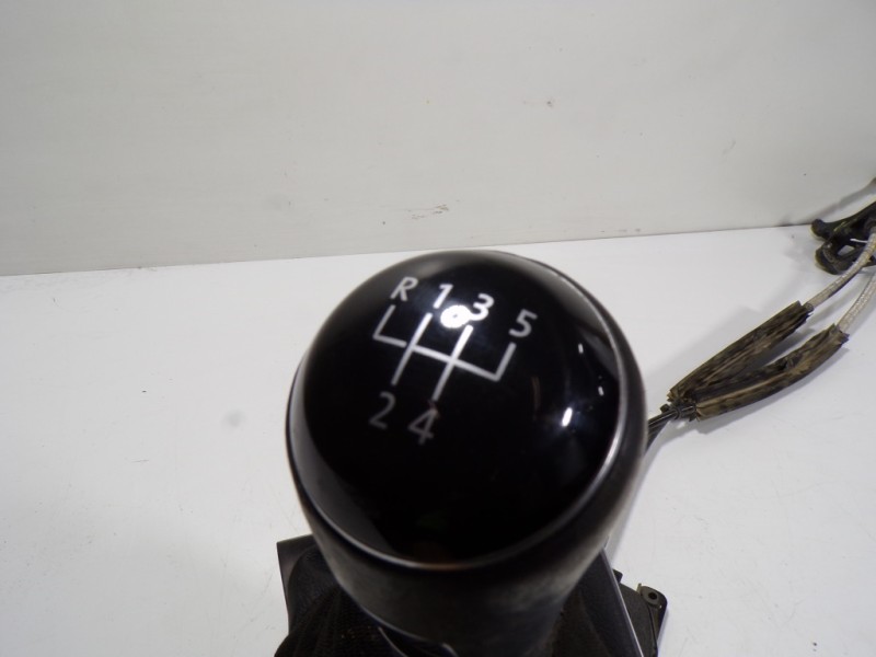 Recambio de palanca cambio para volkswagen golf vii variant 1.6 tdi dpf referencia OEM IAM 5Q0711049AP 5Q0711049AP 