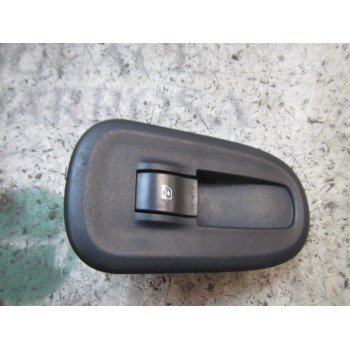 MANDO ELEVALUNAS DELANTERO DERECHO 