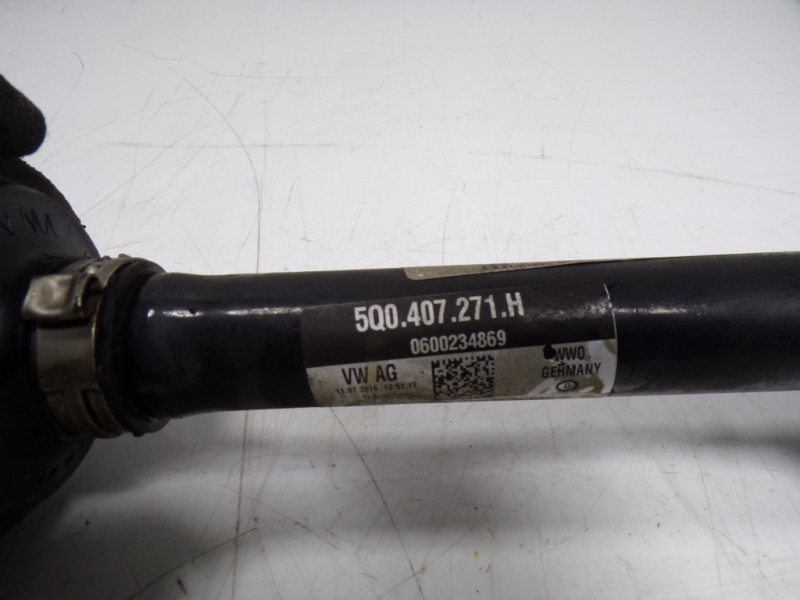 Recambio de transmision izquierda para volkswagen golf vii variant 2.0 tdi referencia OEM IAM 5Q0407271H 5Q0407271H 