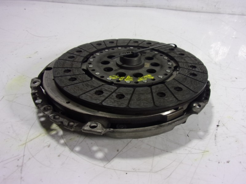 Recambio de kit embrague para volvo v40 cross country 2.0 diesel cat referencia OEM IAM 31492036  