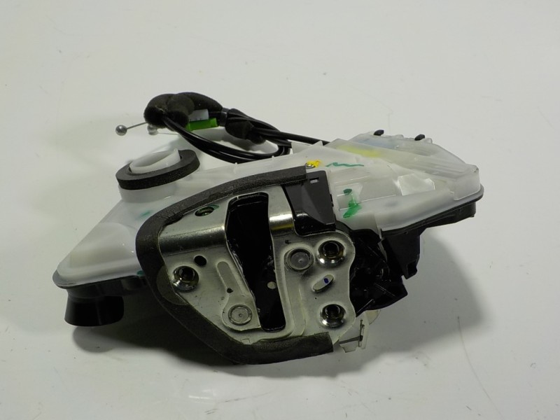 Recambio de cerradura puerta delantera izquierda para toyota corolla (e21) hybrid 90kw referencia OEM IAM 6904002491  