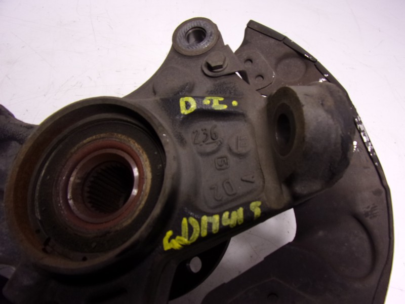 Recambio de mangueta delantera izquierda para peugeot 308 1.2 12v e-thp referencia OEM IAM 1610137880  