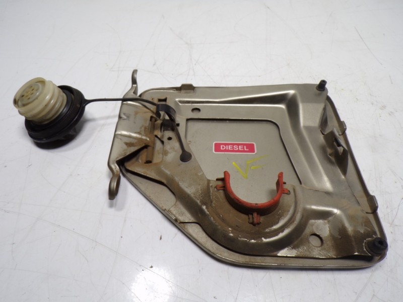 Recambio de tapa combustible para nissan patrol gr (y61) 3.0 16v turbodiesel cat referencia OEM IAM 78830VD101  