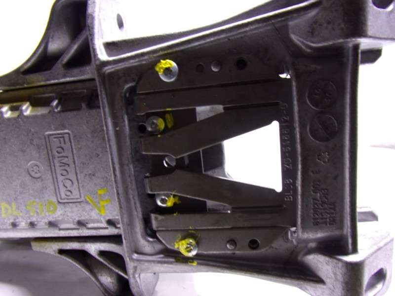 Recambio de columna direccion para land rover new discovery l462 3.0 d referencia OEM IAM LR081615 HPLA3C529AC 