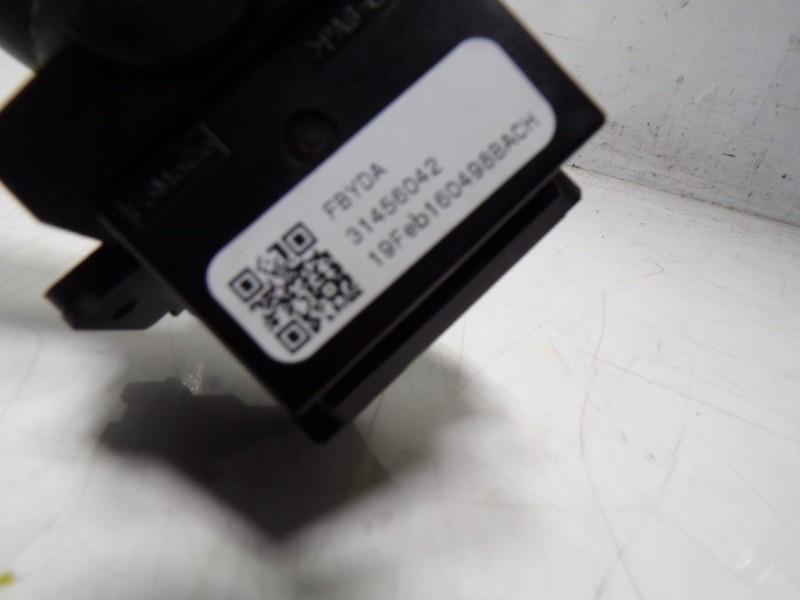 Recambio de mando limpia para volvo v40 cross country 2.0 diesel cat referencia OEM IAM 31456042 31456042 