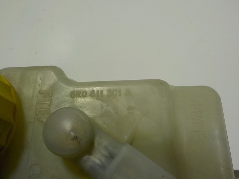 Recambio de bomba freno para skoda fabia combi 1.0 tsi referencia OEM IAM 6R1611019F 6R0611301A 