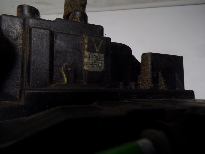 Recambio de cerradura puerta trasera derecha para nissan qashqai (j10) tekna referencia OEM IAM 82500JD900 P32LRRC 