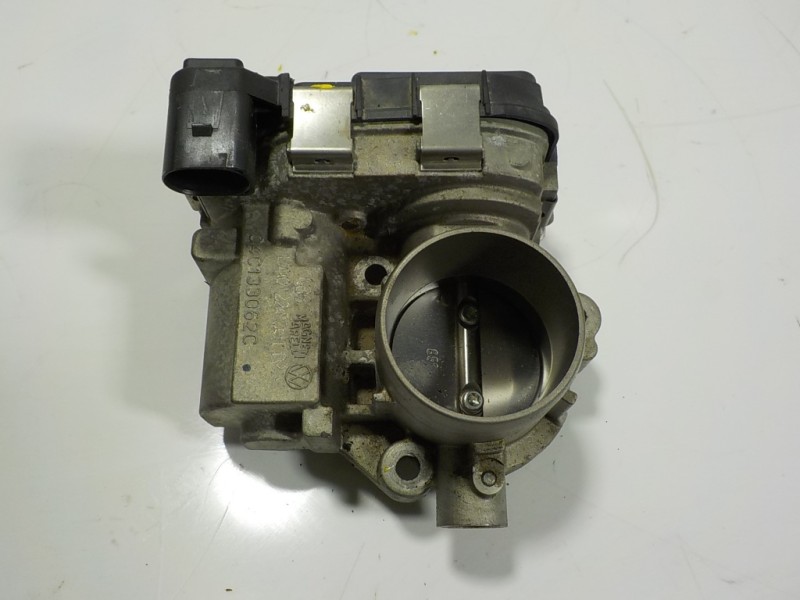 Recambio de caja mariposa para skoda fabia combi 1.0 tsi referencia OEM IAM 04C133062C 04C133062C 