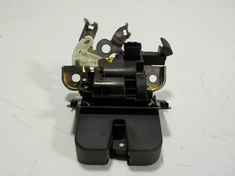 Recambio de cerradura maletero / porton para skoda fabia combi 1.0 tsi referencia OEM IAM 8R0827505A 8R0827505A 