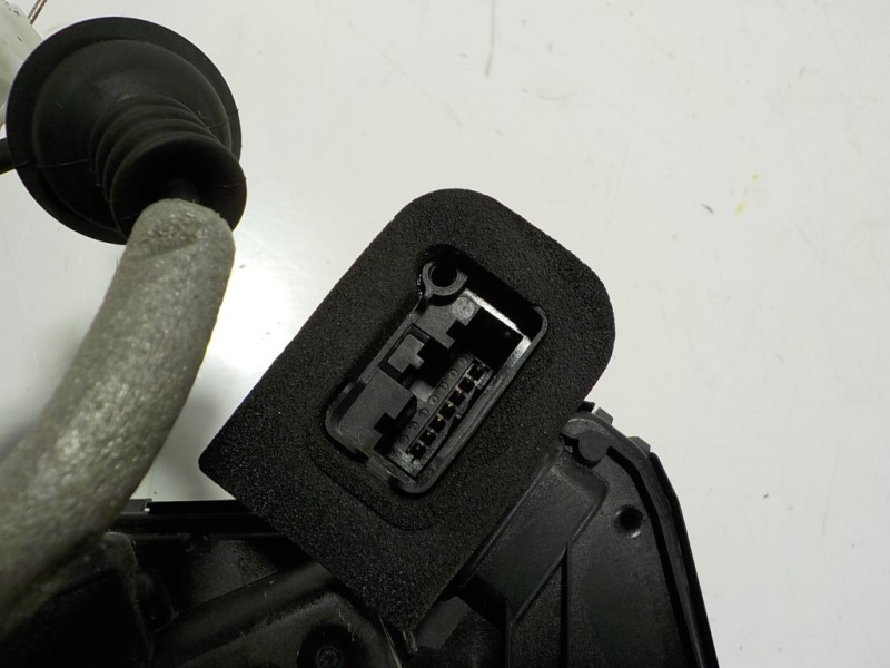 Recambio de cerradura puerta delantera derecha para skoda fabia combi 1.0 tsi referencia OEM IAM 5TB837016E B6C5TB837016C 