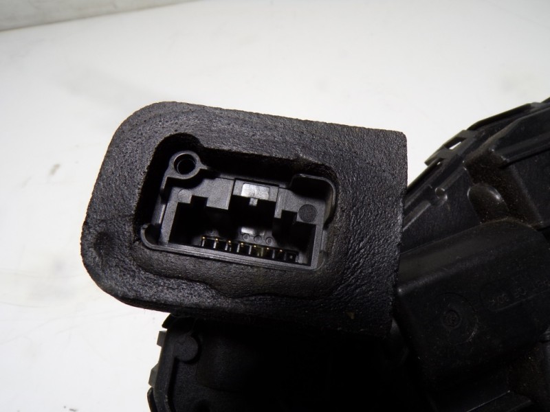 Recambio de cerradura puerta delantera izquierda para seat toledo (kg3) 1.6 tdi referencia OEM IAM 5TB837015A 5TB837015A 