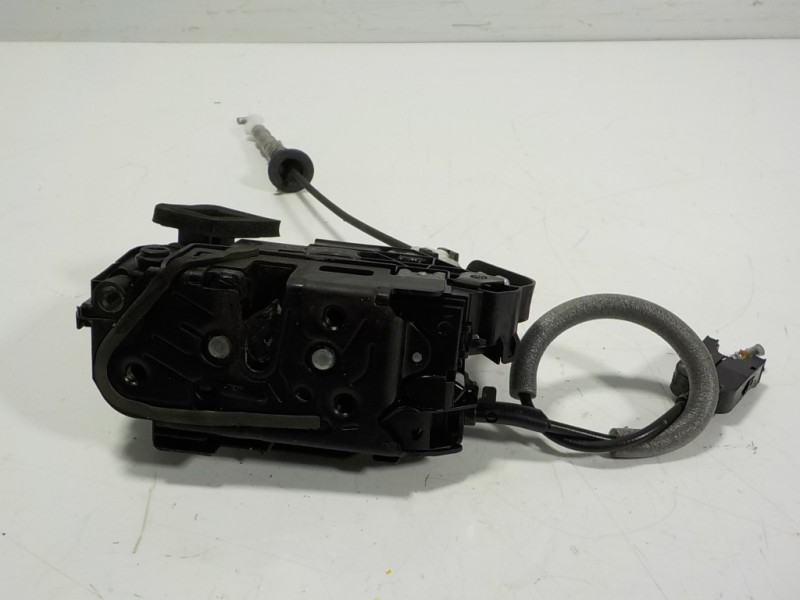 Recambio de cerradura puerta trasera izquierda para skoda fabia combi 1.0 tsi referencia OEM IAM 5G4839015D A5L5TA839015L 