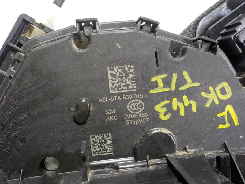 Recambio de cerradura puerta trasera izquierda para skoda fabia combi 1.0 tsi referencia OEM IAM 5G4839015D A5L5TA839015L 