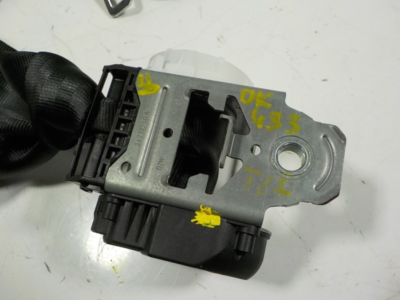 Recambio de cinturon seguridad trasero izquierdo para skoda fabia combi 1.0 tsi referencia OEM IAM 6V0857447RAA 6V0857447RAA 