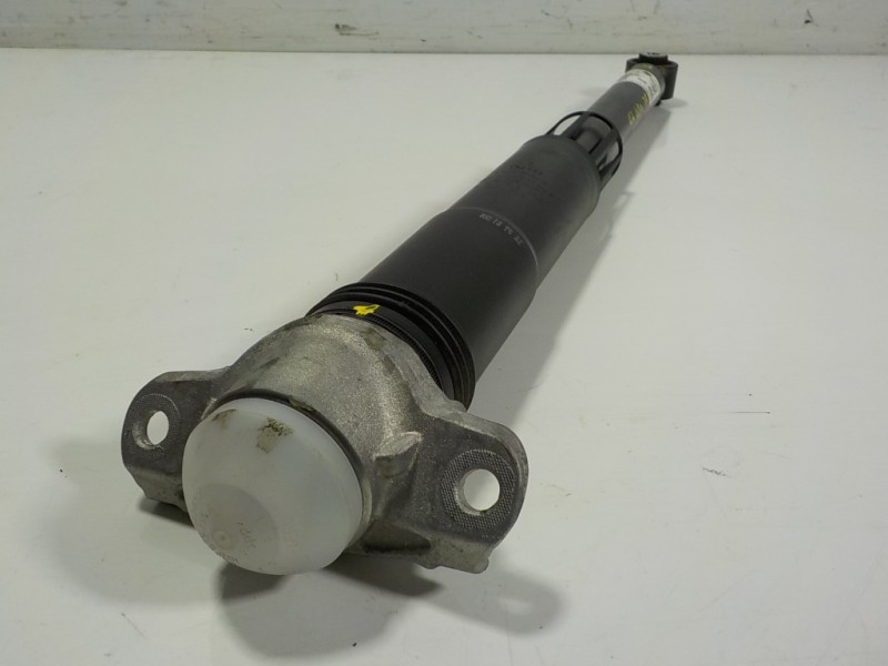 Recambio de amortiguador trasero derecho para seat leon sportstourer (kl8) 2.0 tdi referencia OEM IAM 5WA513049H 5WA512013AH 