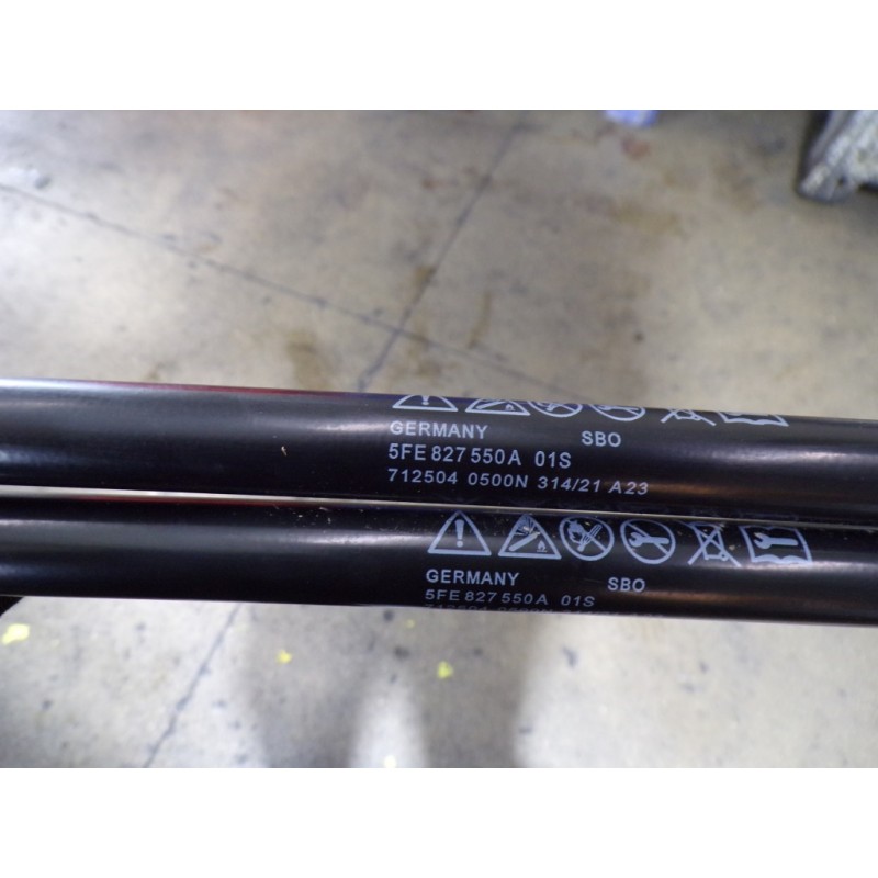 Recambio de amortiguadores maletero / porton para seat leon sportstourer (kl8) 2.0 tdi referencia OEM IAM 5FE827550A 5FE827550A 